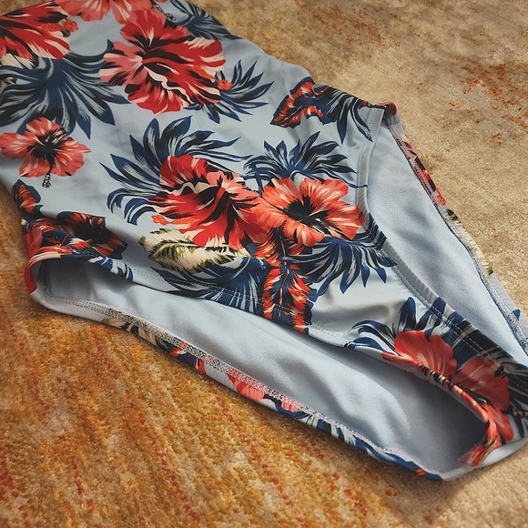 Kona Sol Tropical Floral Crossback One Piece Swimsuit - Picture 5 of 13